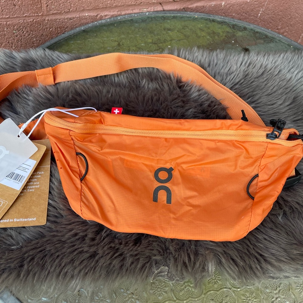 NWT On Waist Pack 2L Lite In Desert Glow Orange